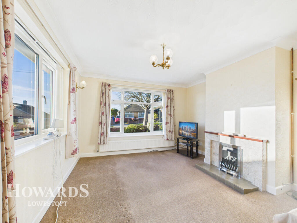 Clovelly Rise, Lowestoft photo 3