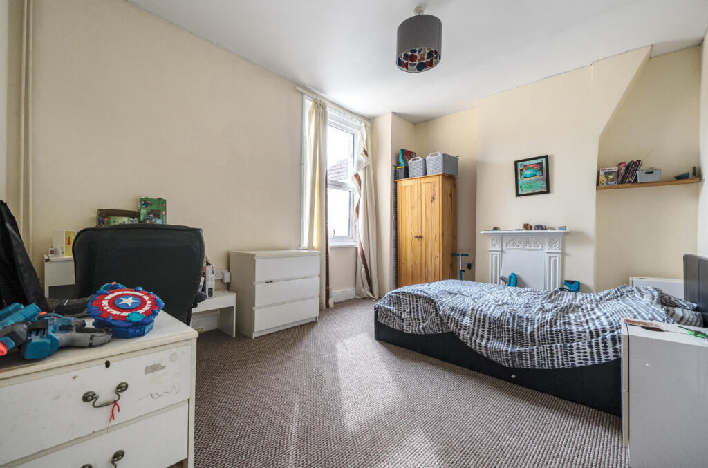 House in Portsmouth - View 5