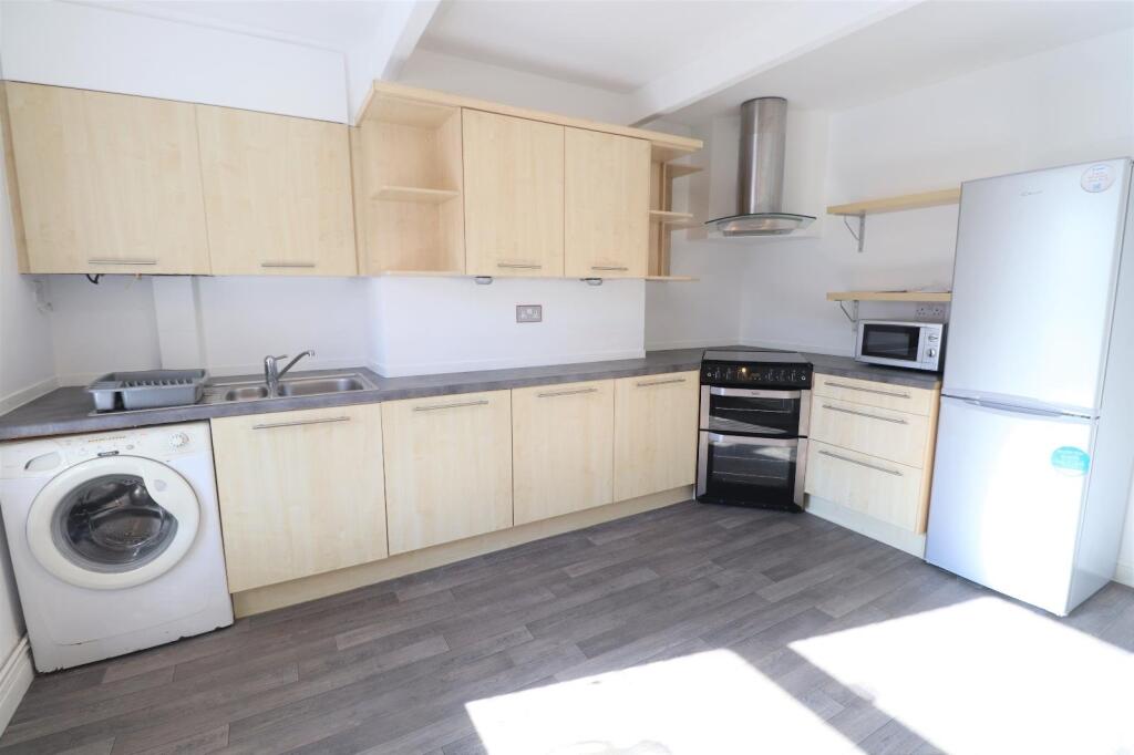 Woodland View, Calverley, Pudsey, West Yorkshire, UK, LS28 - View 2
