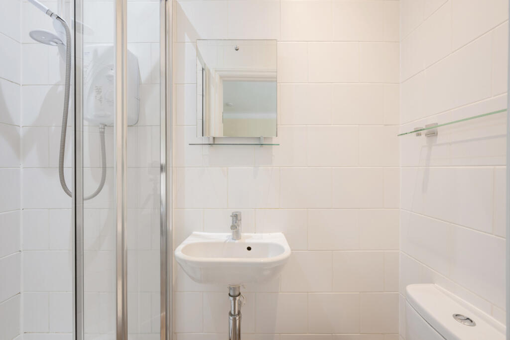 Apartment in London - View 5
