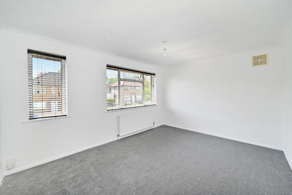 St. Anthonys Avenue, Woodford Green, Essex, IG8 - View 4