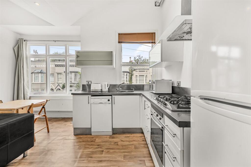 Apartment in London - View 4