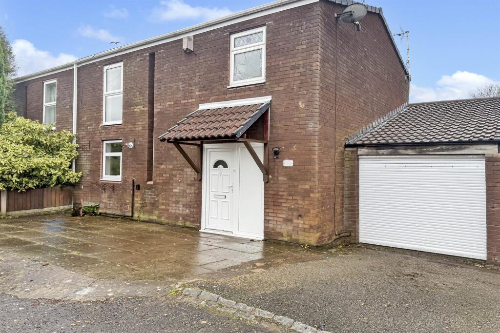 3-bed house on Stone Barn Lane, Palacefields, WA7 2PQ, £179,950