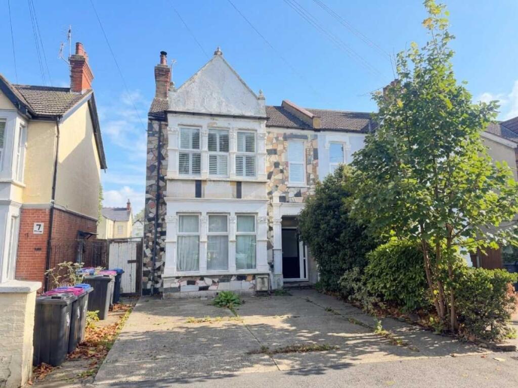 Main image of property: Westcliff on Sea