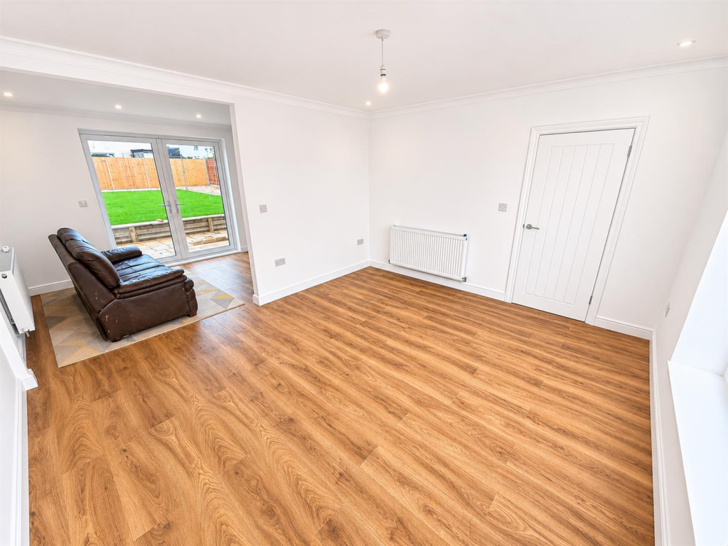 Welland Vale Road, Corby photo 2