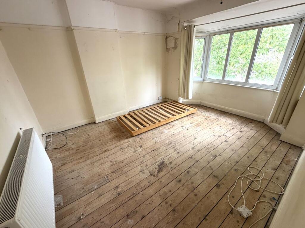 House in Gloucester - View 5