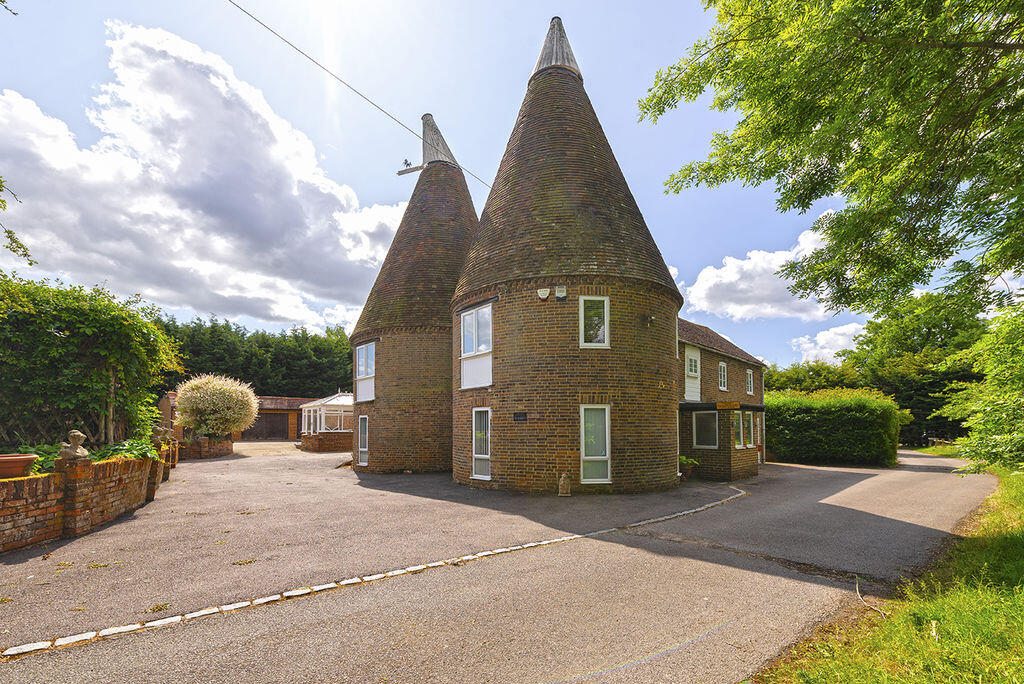 House in Maidstone, Nettlestead - View 2