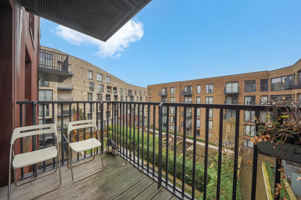 Apartment in London - View 3