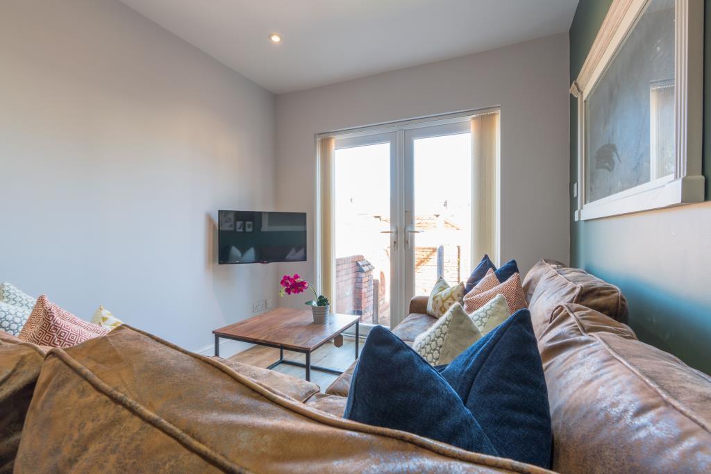 Main image of property: Earlsdon Avenue North, Coventry, CV5