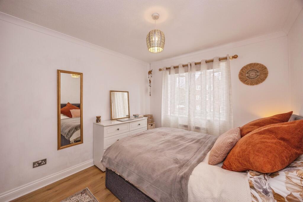 Apartment in Havant, Hampshire - View 4