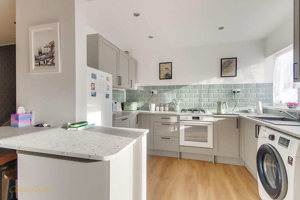 Arundel Garden, Rustington, BN16 photo 2