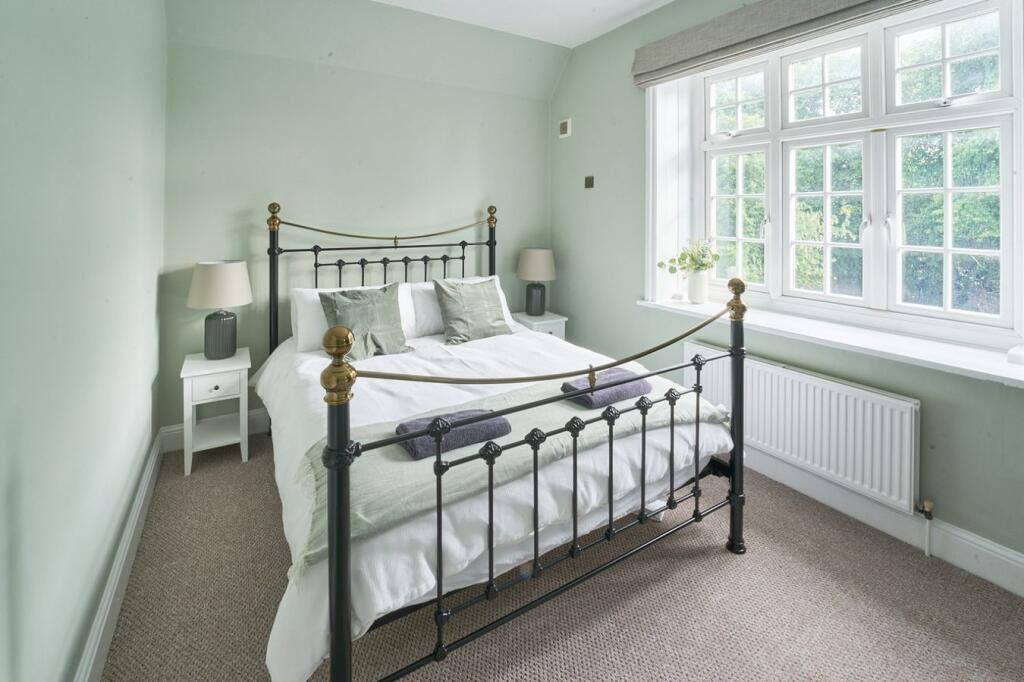 House in Slough - View 5