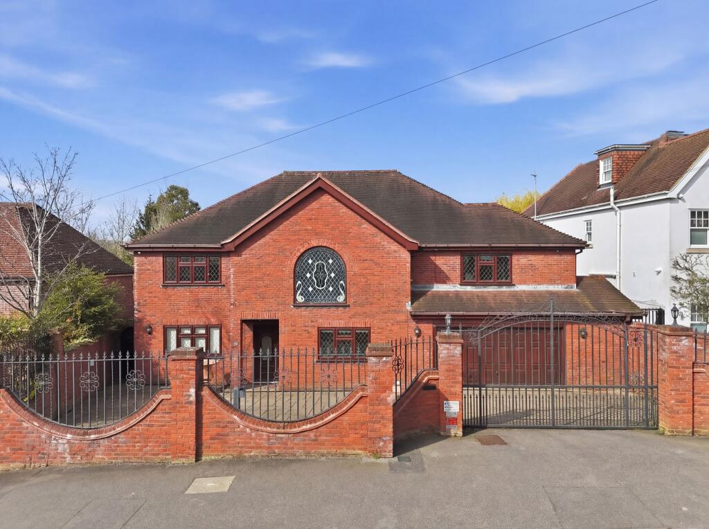 Main image of property: Spareleaze Hill, Loughton, IG10