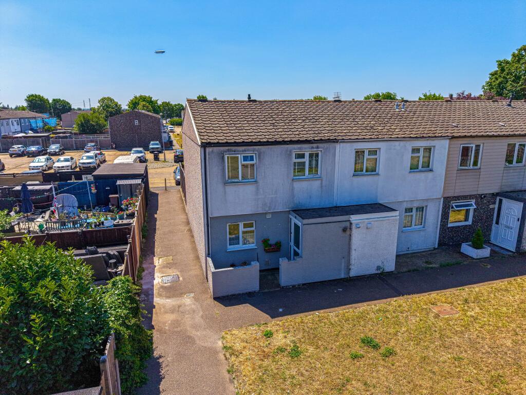 Main image of property: Foxglove Road, South Ockendon, RM15