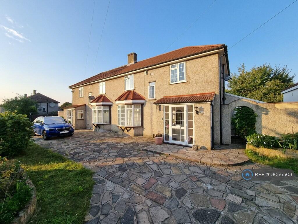House in London - View 2