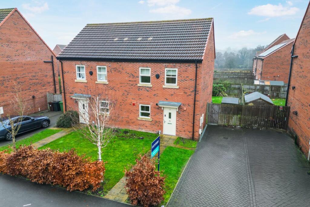 Main image of property: Asket Drive, Leeds, West Yorkshire