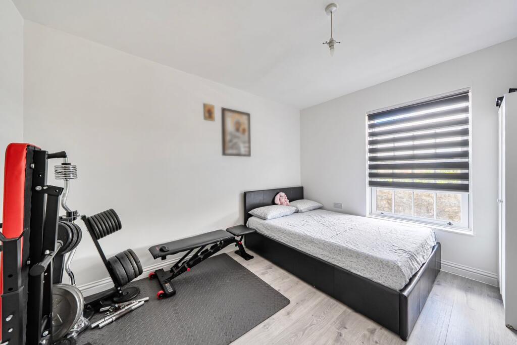 Lower Lane, Shepton Mallet, BA4 - More