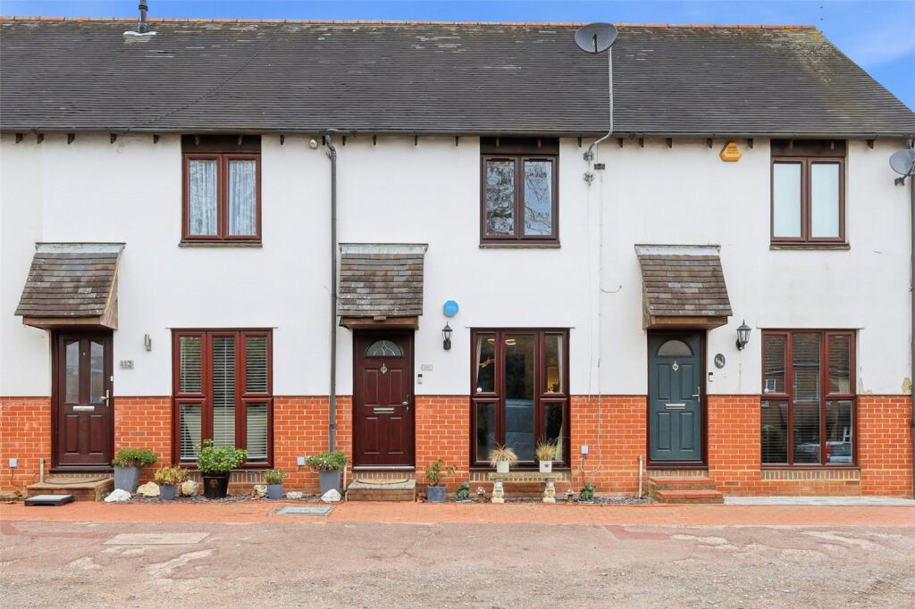 Main image of property: Gandalfs Ride, South Woodham Ferrers, Chelmsford, Essex, CM3