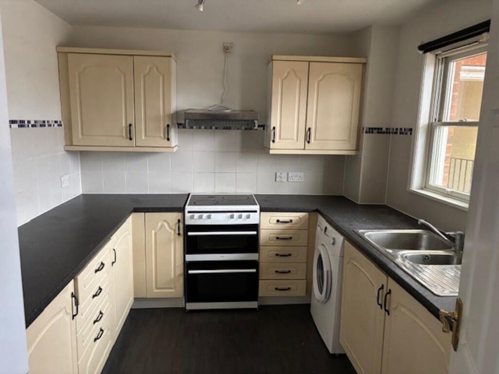 449 High Road, Wood Green, N22 8JE - More