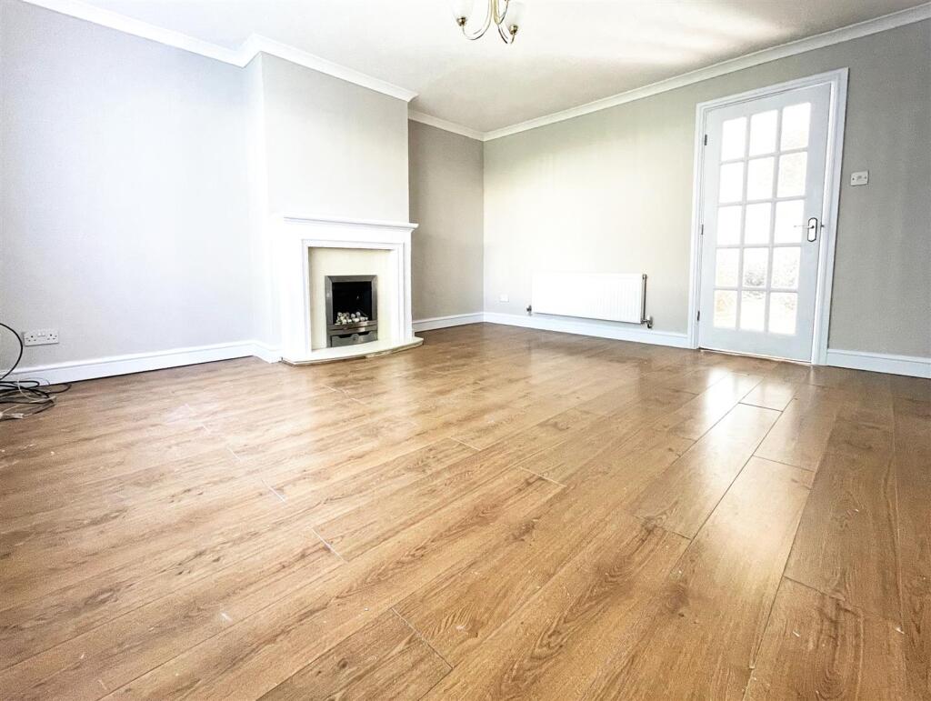 House in Nottingham, Clifton - View 3