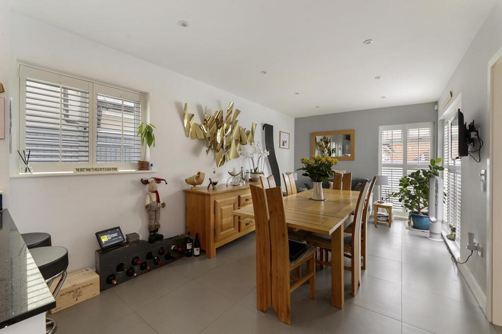 Braeburn Way, Kings Hill, ME19 4EA - View 6