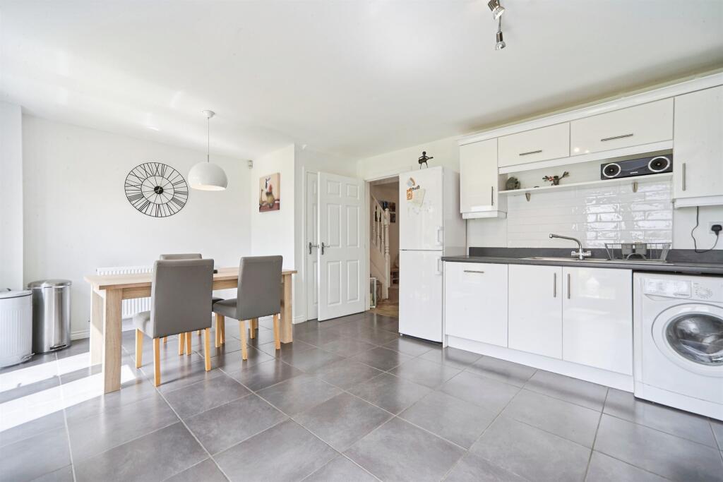 House in Bradford, Baildon - View 3