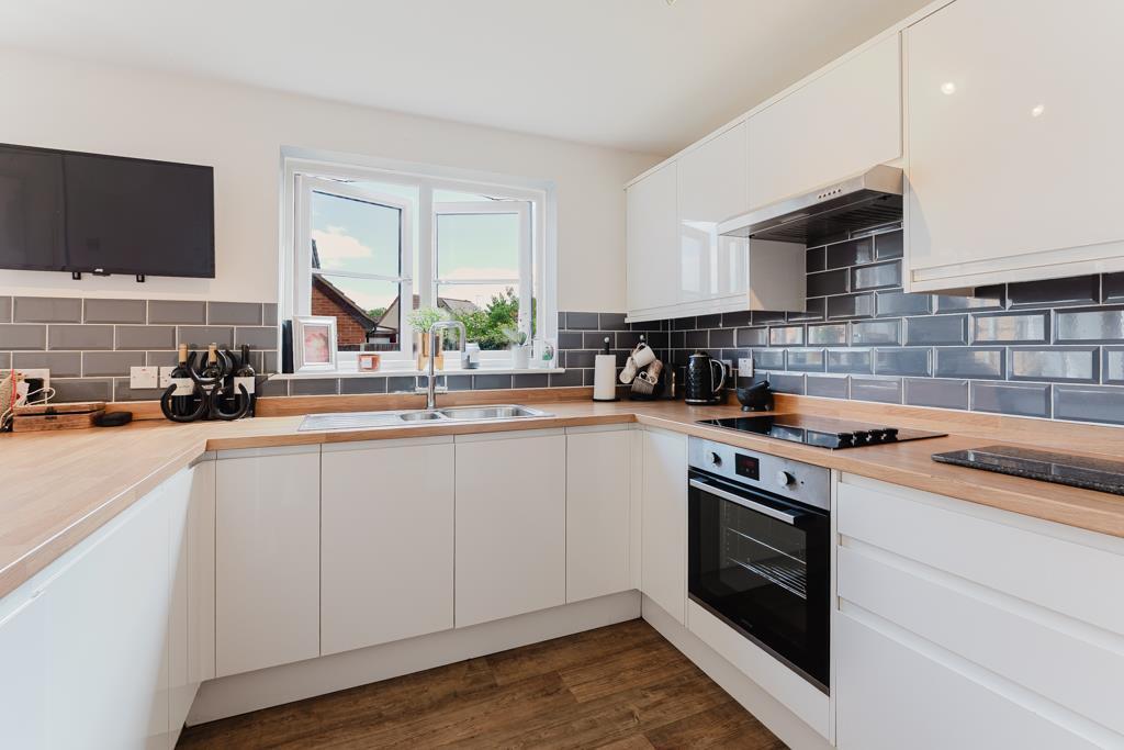 NN16 Langsett Close, Kettering - More
