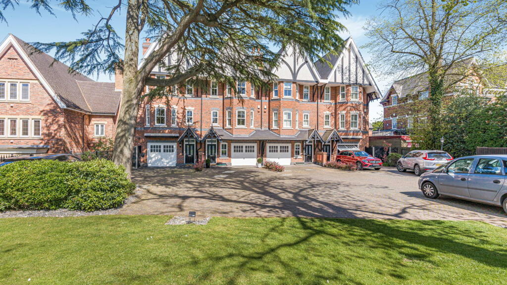 Main image of property: Lichfield Road, Sutton Coldfield, B74 2SY