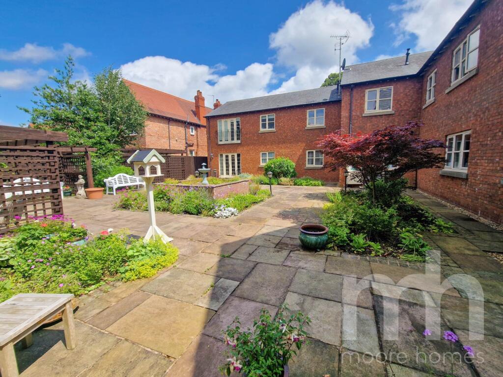 ADLINGTON GRANGE, Hill Top Avenue, Cheadle Hulme SK8 7JA photo 2