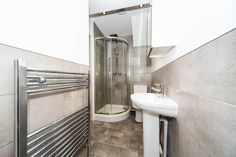 6 bedroom terraced house for rent
