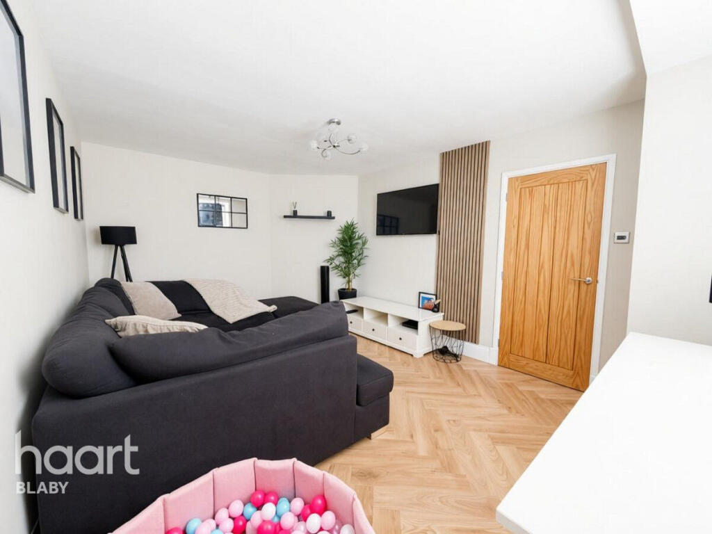 Cumberwell Drive, Leicester photo 3