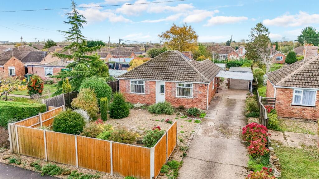 3-bed bungalow on Clenchwarton, King's Lynn, Norfolk, PE34, £270,000