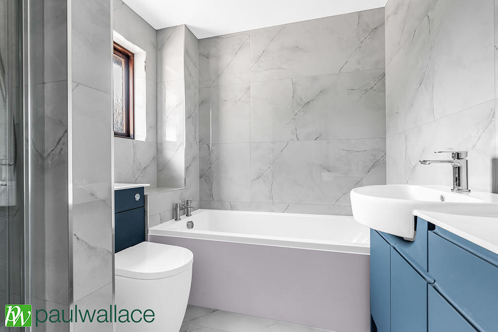 House in Broxbourne, Hertfordshire - View 4