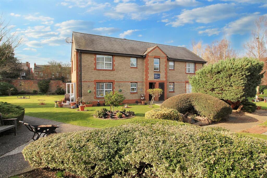 1-bed house on Gordon Palmer Court, Reading, £90,000