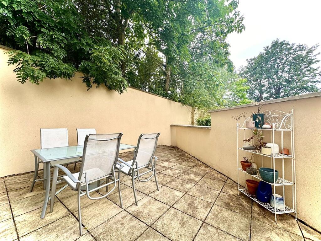 Apartment in Bristol - View 4