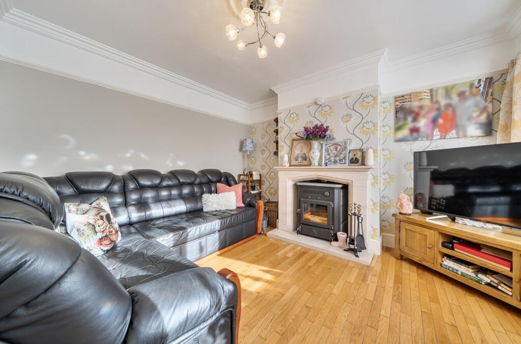 House in Romford - More