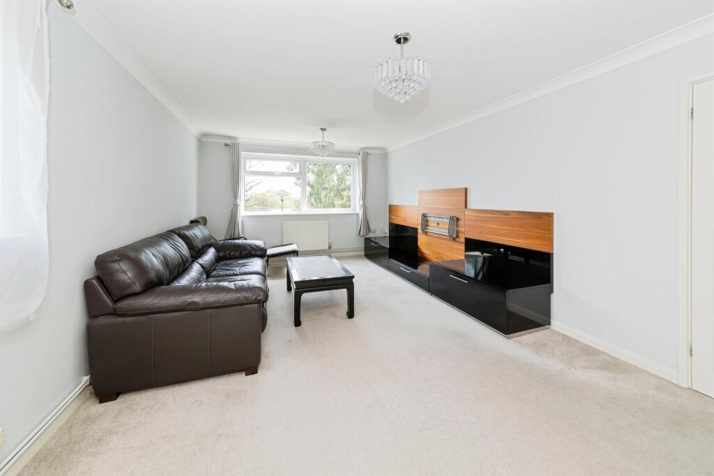 Apartment in Mid Sussex, Haywards Heath - View 2