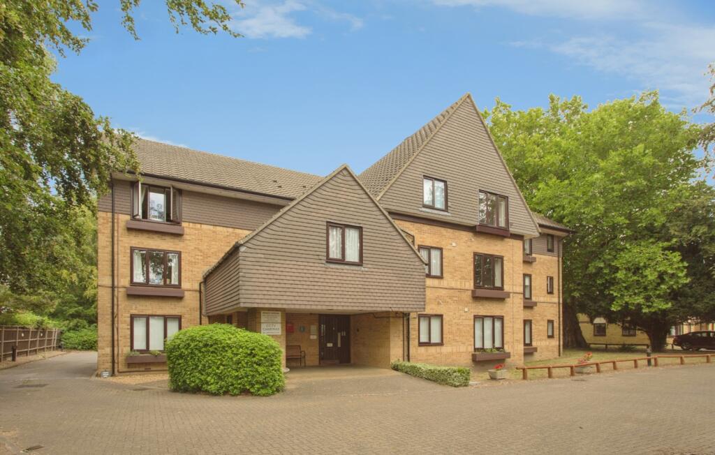 Main image of property: Cherry Hinton Road, CAMBRIDGE, Cambridgeshire, CB1