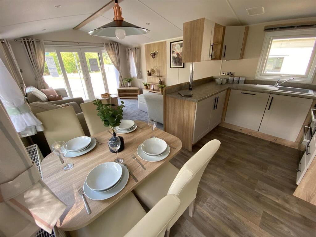 Newhaven Caravan & Camping Park, Buxton photo 4