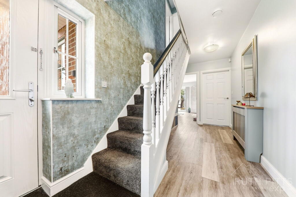 House in Wakefield - View 2