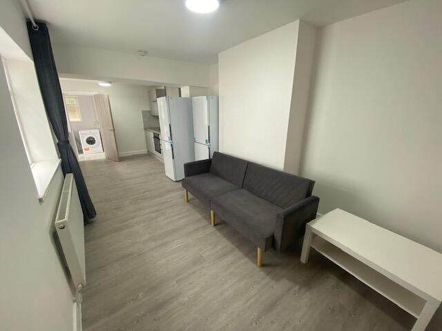 House in Cardiff - View 4