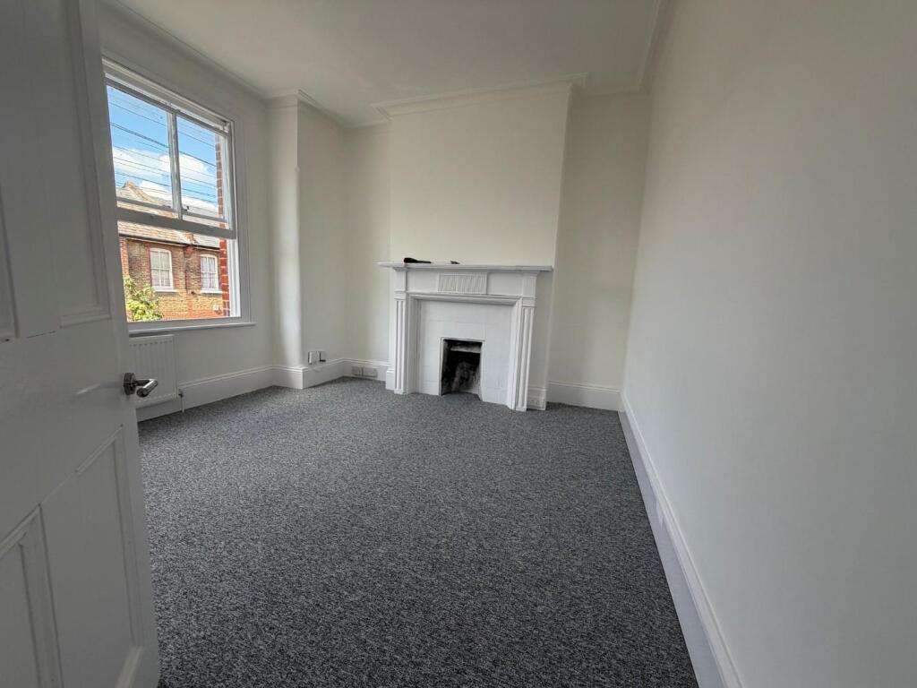 Apartment in London - More