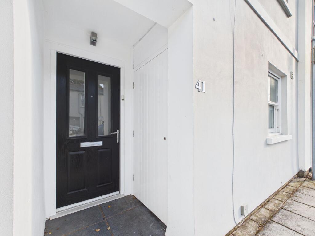House in Gloucester - View 2