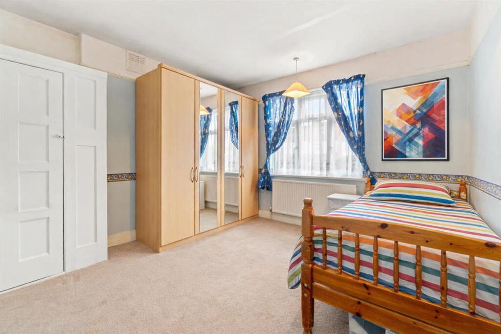 Pollards Hill South, SW16 photo 3