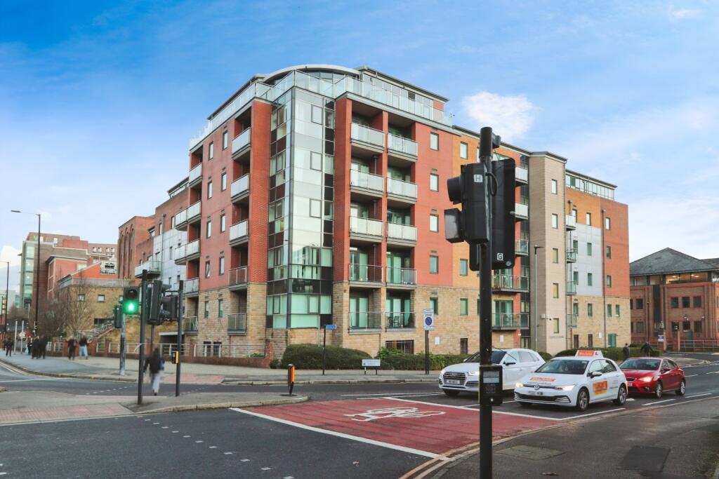 Apartment in Sheffield, South Yorkshire - View 2