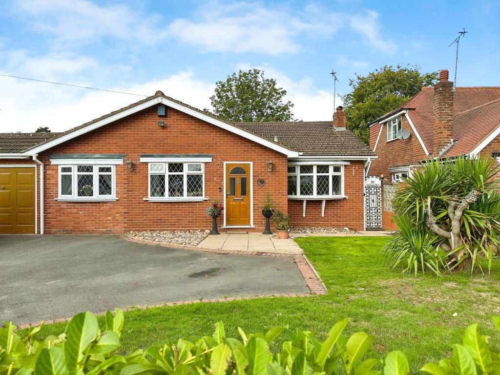 House in South Staffordshire, Wombourne - View 2
