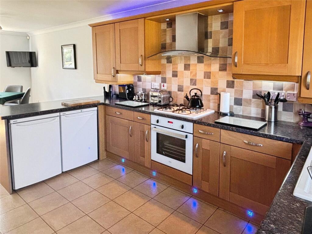 Travis Close, Hatfield, Doncaster, South Yorkshire, DN7 photo 2