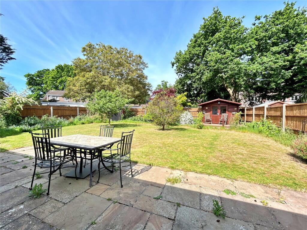 The Grove, Christchurch, Dorset, BH23 photo 2