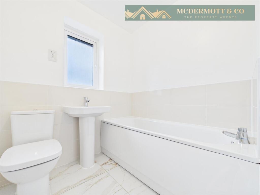House in Tameside, Fairfield - View 4