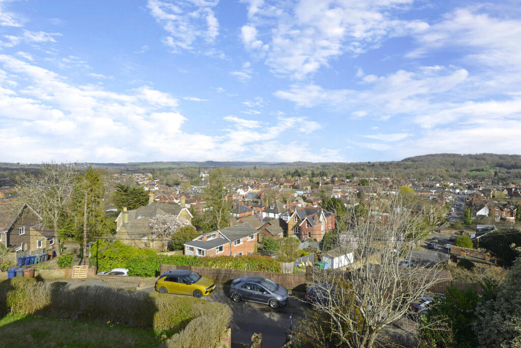 House in Guildford - View 5